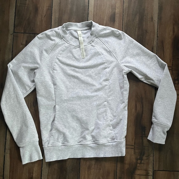 Lululemon Scuba Crew - Picture 1 of 6